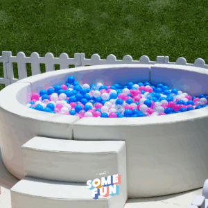 Piscine à balles blanche